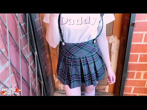 ❤️ Schoolgirl sûget har lul djip en neukt ynstee fan klassen. Seksfideo by ús fy.tube-sexer-com.ru ️❤